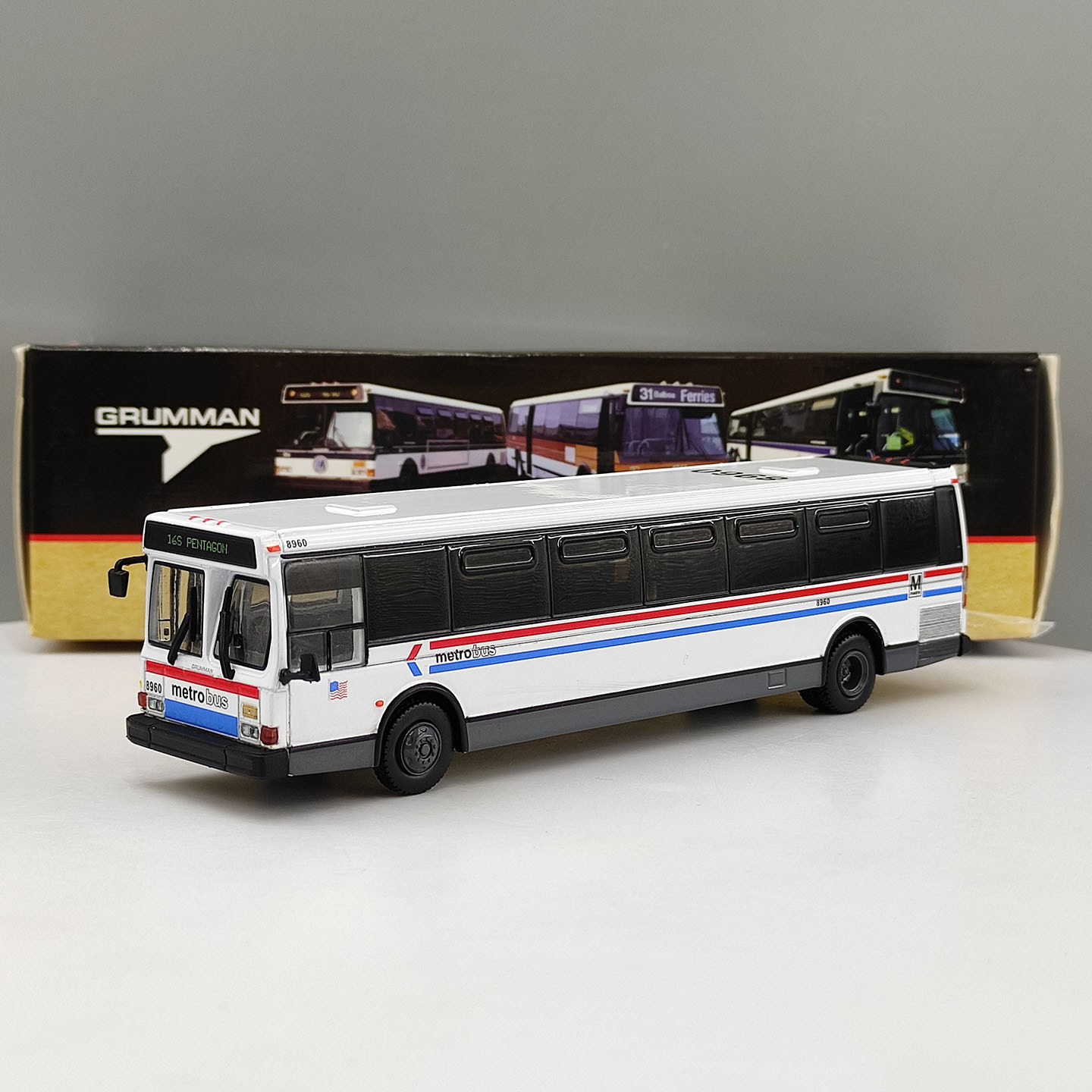 Vintage Collectibles - Diecast IR 1:87 schaal vintage bus,